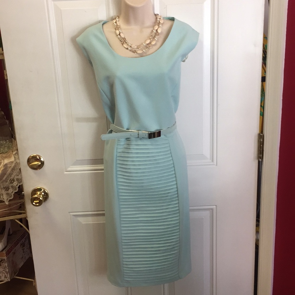 skirt suit